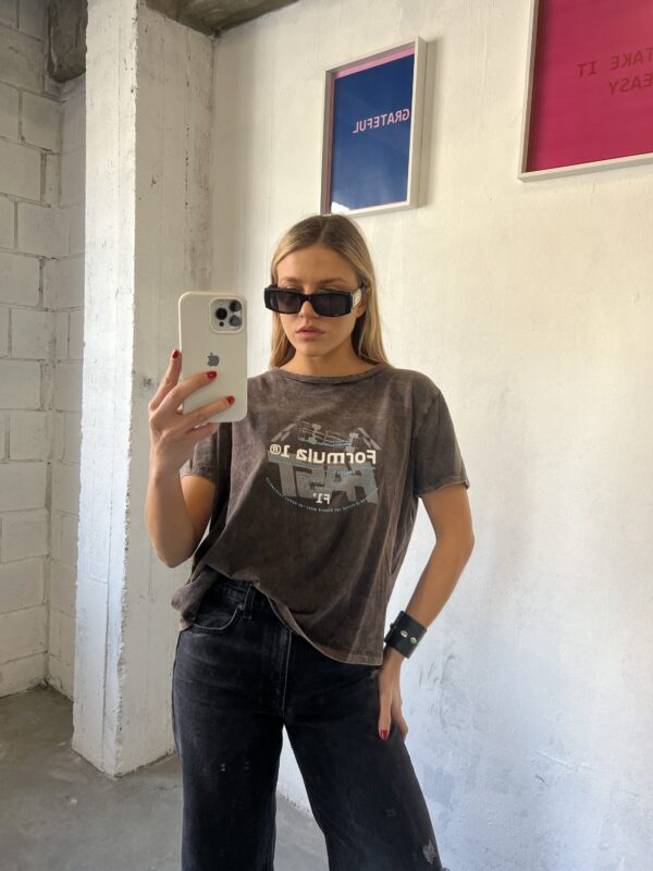 REMERA F1